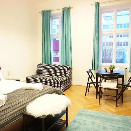 וינה Urban City Apartment - Contactless Check-In מראה חיצוני תמונה