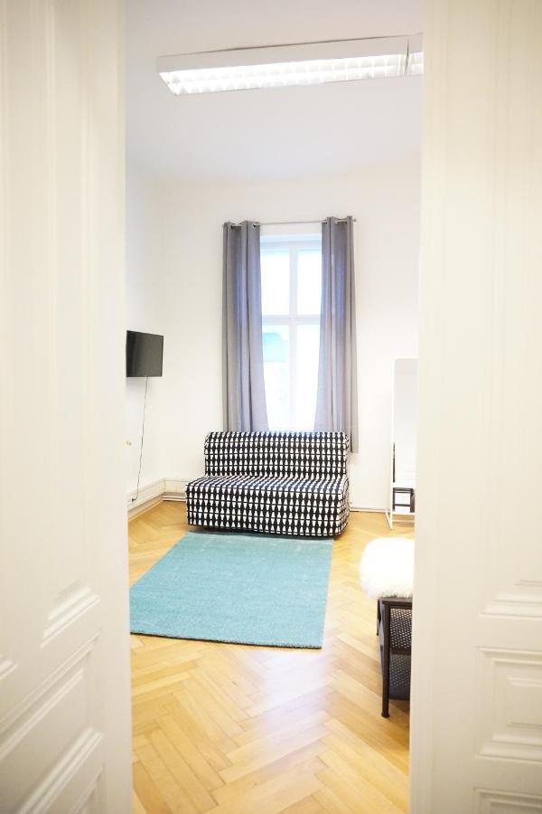 וינה Urban City Apartment - Contactless Check-In מראה חיצוני תמונה